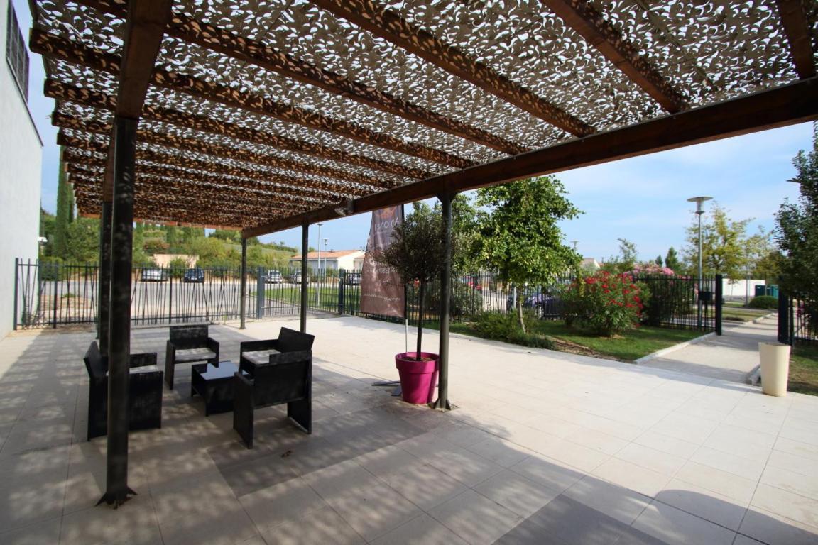 Sweet Aix En Provence, Terrasse, Piscine, Resto, Aparthotel Eguilles